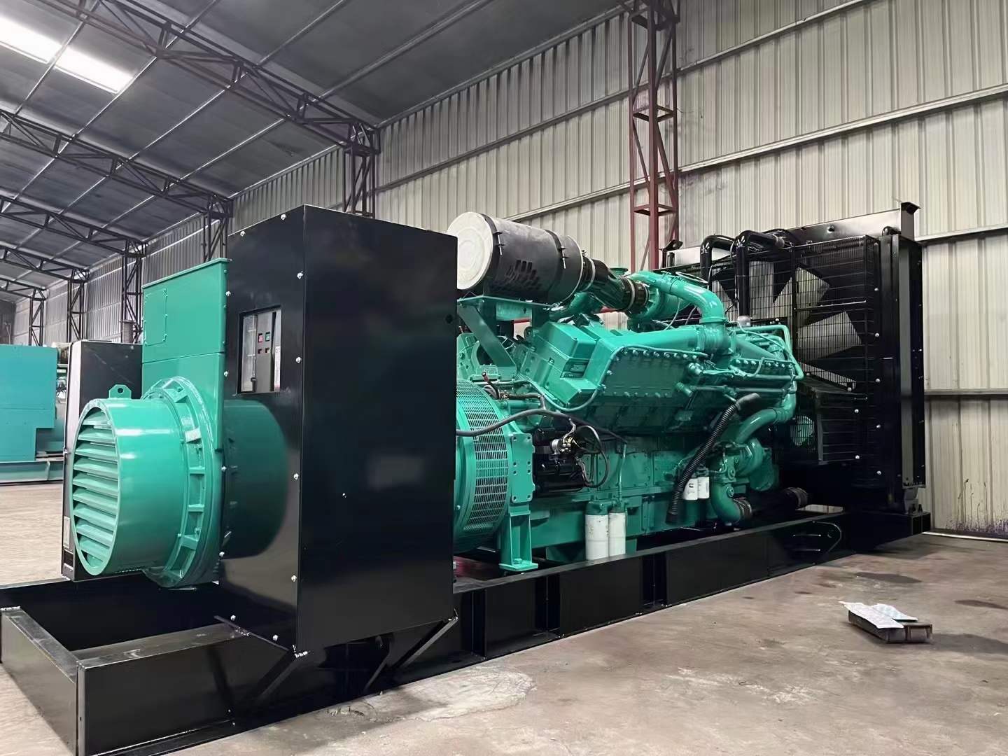 方正如何降低 800kW 柴油发电机输出电流的波动？