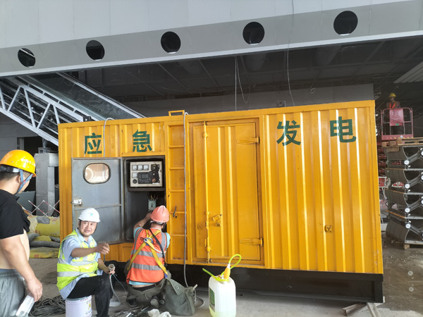 方正怎样判断空气滤清器是否需要更换？